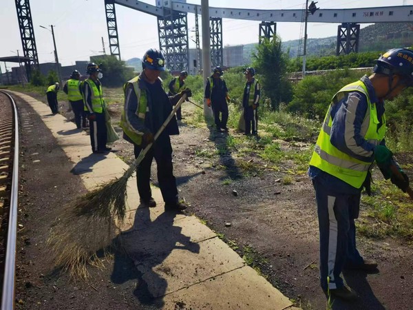 陕煤建设洗选煤运营公司柠条塔运营项目部：火热情怀赤诚在心  不惧高温护我清朗