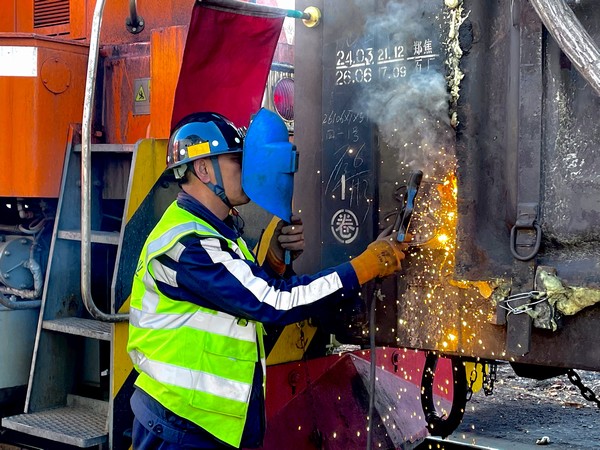 陕煤建设洗选煤运营公司柠条塔运营项目部： 酷战三伏天  盛夏绽芳华