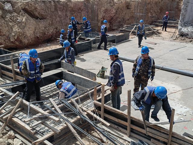 陕煤建设韩城分公司土建五项目部：拉起安全警戒线 开启施工加速度