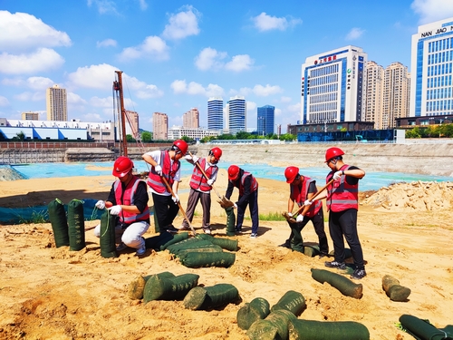 陕煤建设榆林公司第十一项目部筑牢“雨季三防”安全堤坝