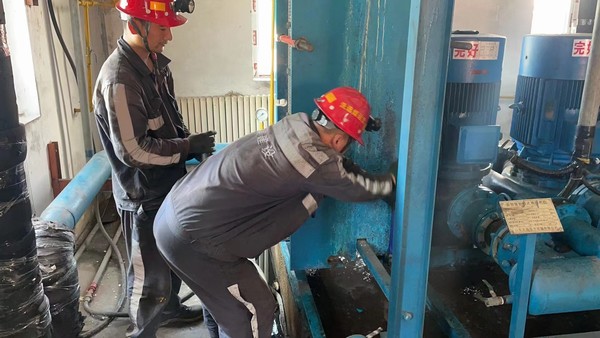 陕煤建设洗选煤运营公司柠条塔运营项目部：供热设备检修忙 冬季“温暖”有保障