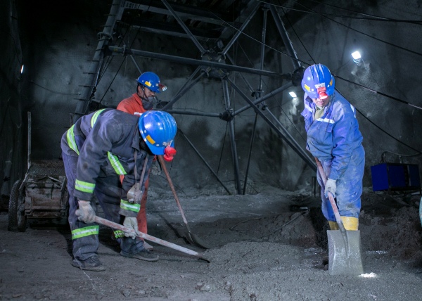 陕煤建设矿建三公司:“菜单式”交接班,让安全管理“无缝衔接”