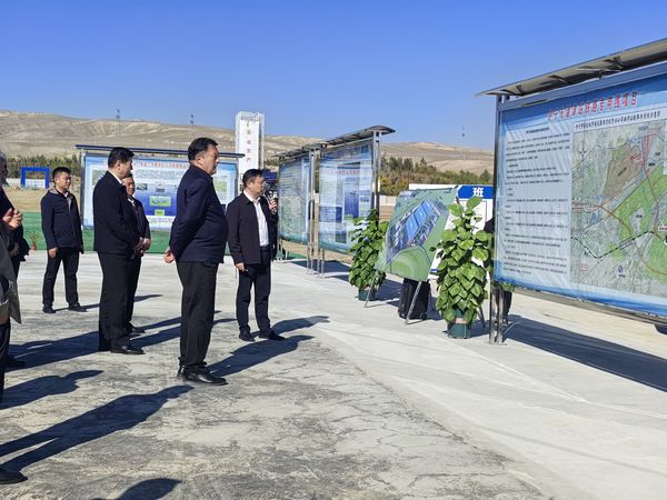 伊犁州州长叶尔夏提•吐尔逊拜莅临陕煤建设天工公司新疆第一项目部参加大型现场观摩活动