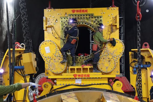 陕煤建设矿建二公司:TBM（全断面硬岩盾构机）拉满施工“进度条”