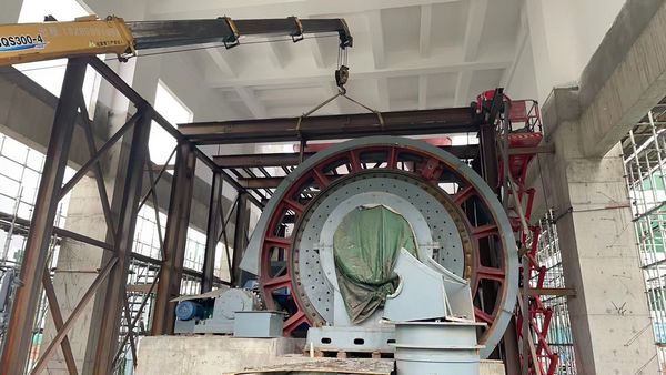 陕煤建设天工公司土建四部：72小时拆除“防护棚” ,  施工驶入“快车道”