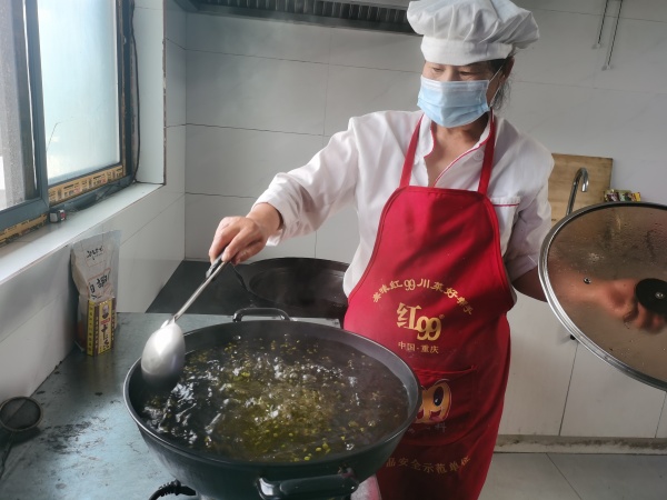 陕煤建设机电安装公司：战高温，不服“暑”