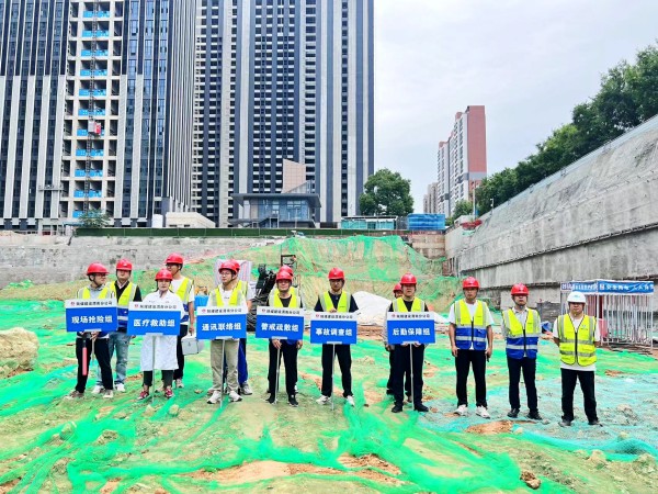 陕煤建设渭南分公司第十一项目部以练为战扎实开展高处坠落应急救援演练