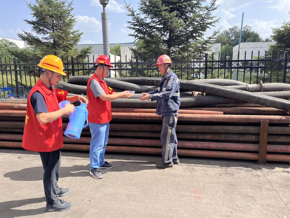 陕煤建设澄合分公司各单位多措并举应对高温“烤”验
