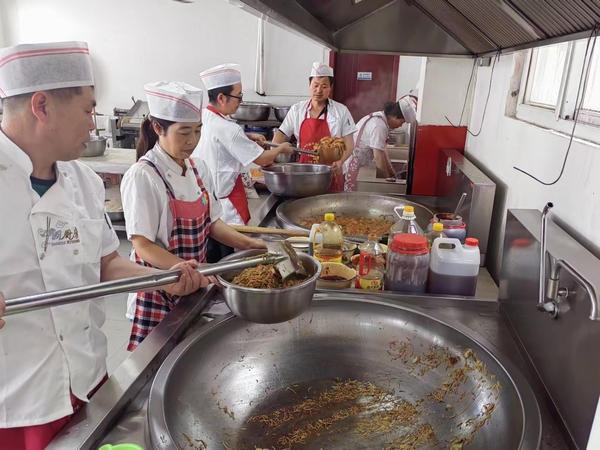 陕煤建设煤矿运营服务分公司：弘扬勤俭节约风 引领文明“新食尚”