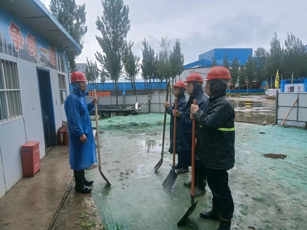 陕煤建设韩城分公司土建十二项目部：提高防汛意识  筑牢防汛堤坝
