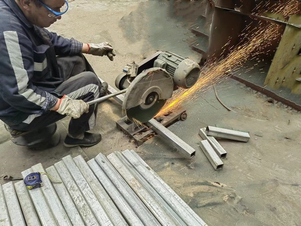 战酷暑  不屈“暑”下显担当