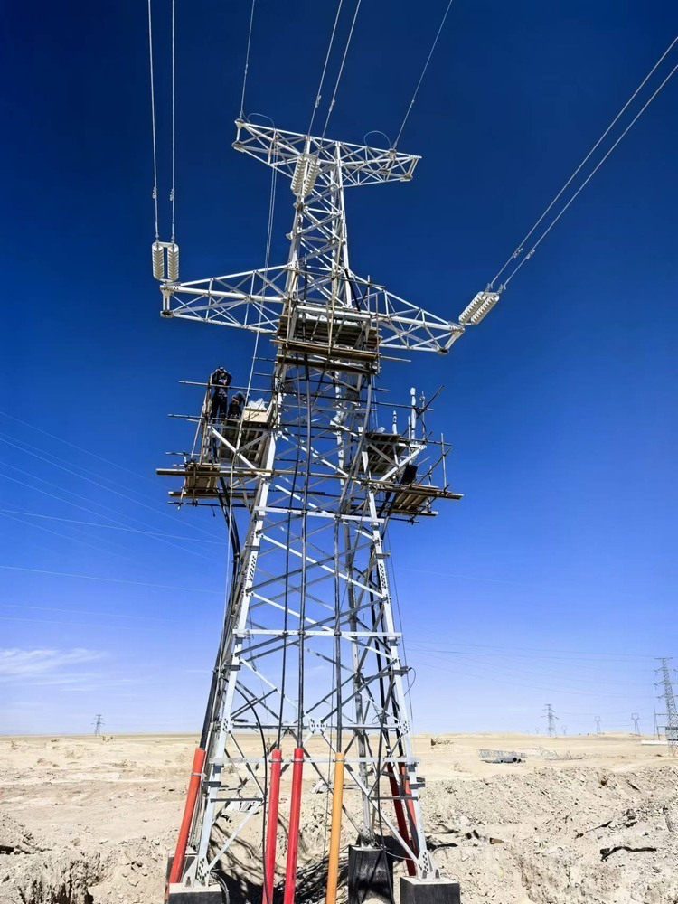 陕煤建设天工公司安装三部“挑灯夜战”顺利完成青海省西台光储项目全线贯通施工任务