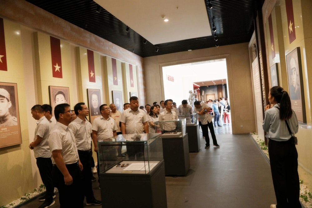 陕煤建设路桥分公司：“青” 力而为，“工” 不可没