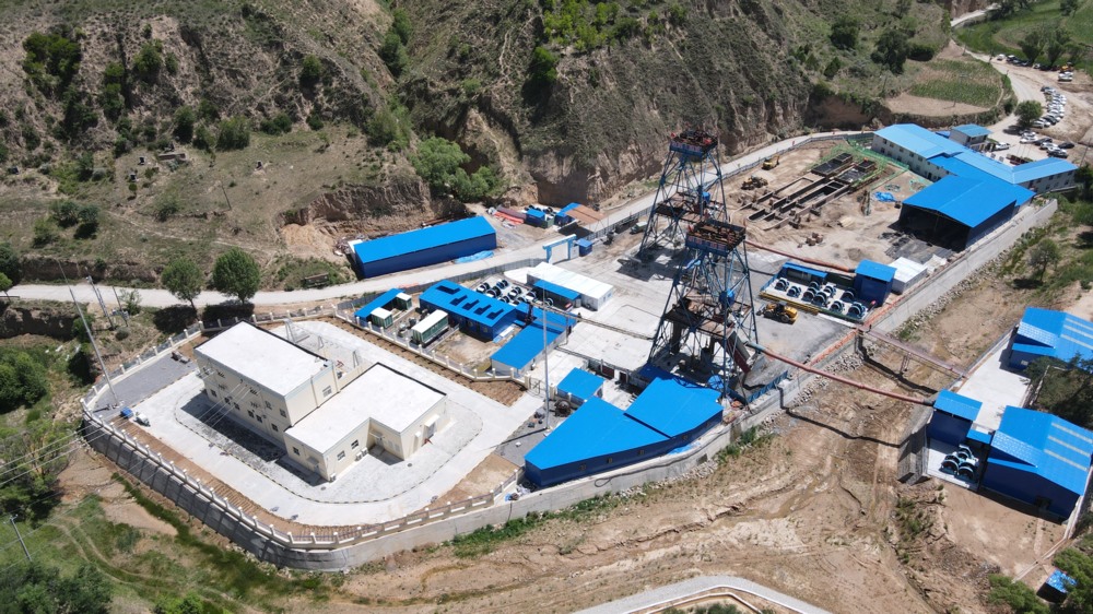 陕煤建设矿建三公司承建的华龙煤业贯屯煤矿西翼进、回风立井煤门顺利完工