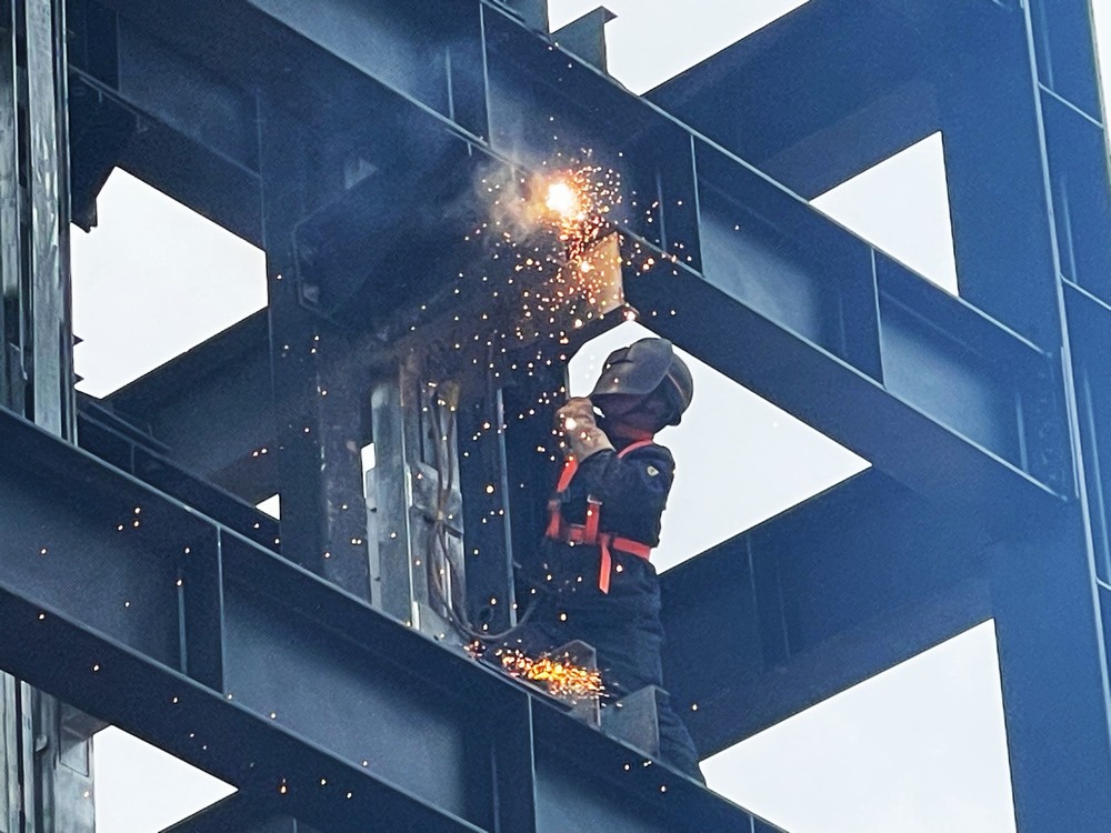 中秋坚守,诠释别样“团圆”