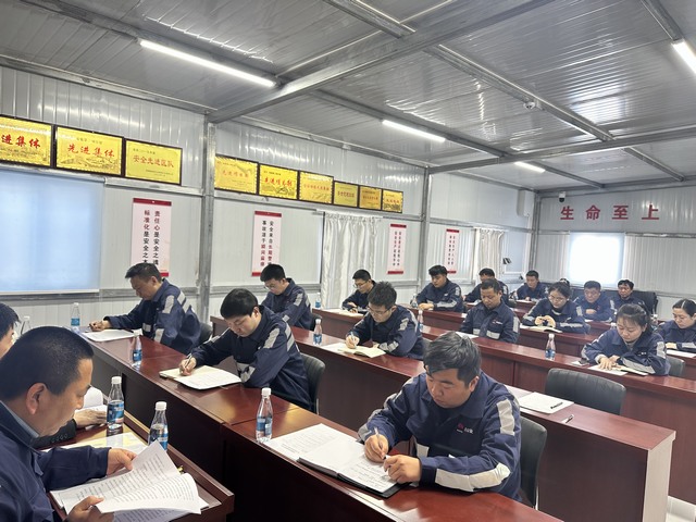 陕煤建设洗选煤运营公司第三项目部：系牢“警戒带”安全抓在手