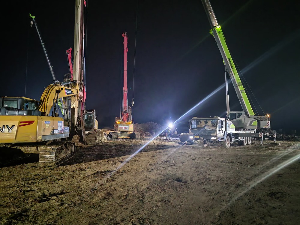 陕煤建设韩城分公司土建四项目部：夜幕下的奋斗，铸就精品工程辉煌篇章