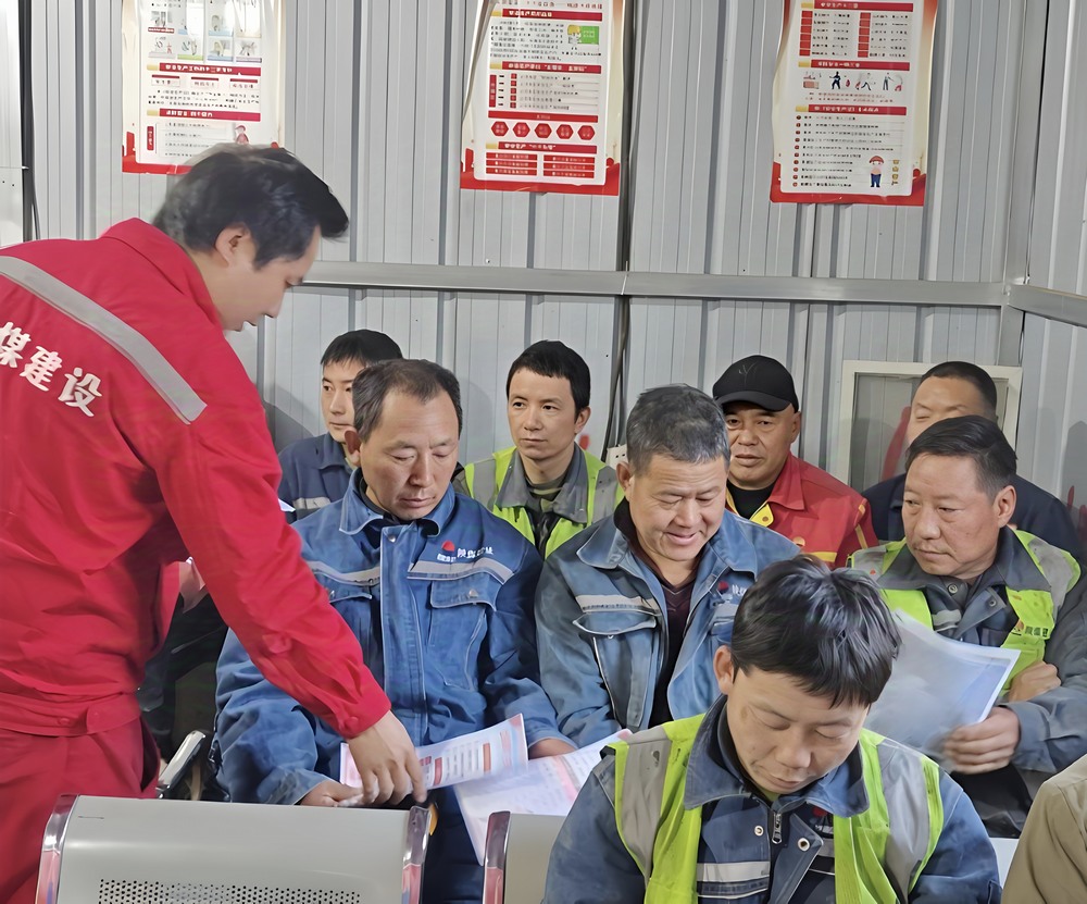 陕煤建设矿建二公司安装项目部:百日活动添新彩,消防宣传驻防线