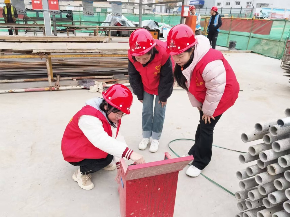 陕煤建设渭南分公司第八项目部凝聚“她”力量 筑牢安全防线