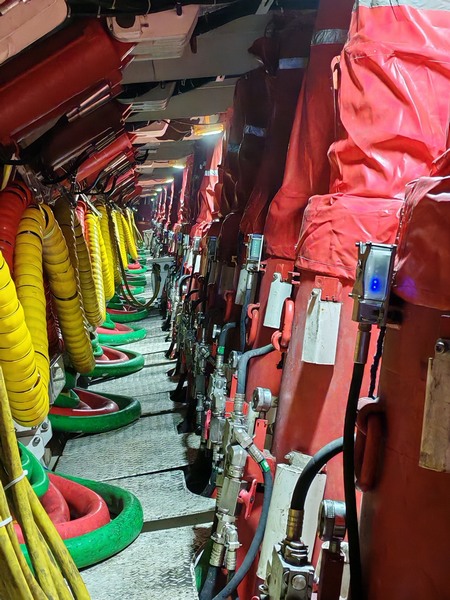 陕煤建设煤矿运营服务分公司：巴拉素煤矿2201综采面设备及胶运顺槽皮带安装工程圆满竣工