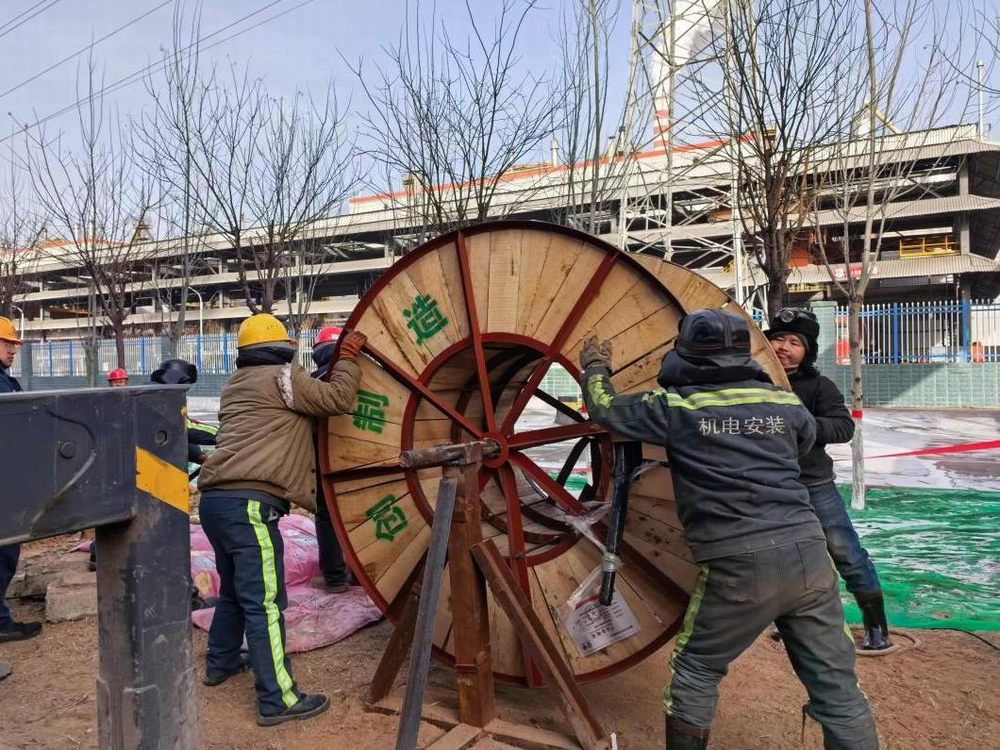 陕煤建设机电安装公司凉水井项目部提前3天顺利完成高压电缆敷设任务