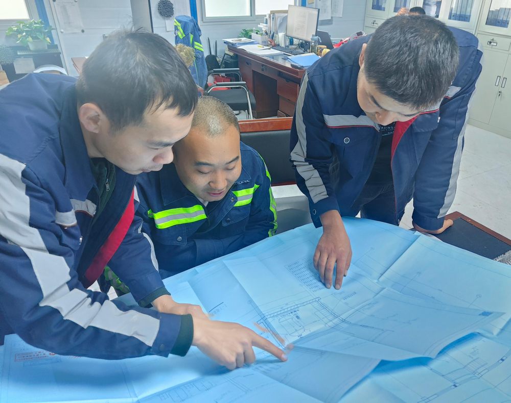 陕煤建设机电安装公司：赵石畔煤矿301盘区变电所送电成功