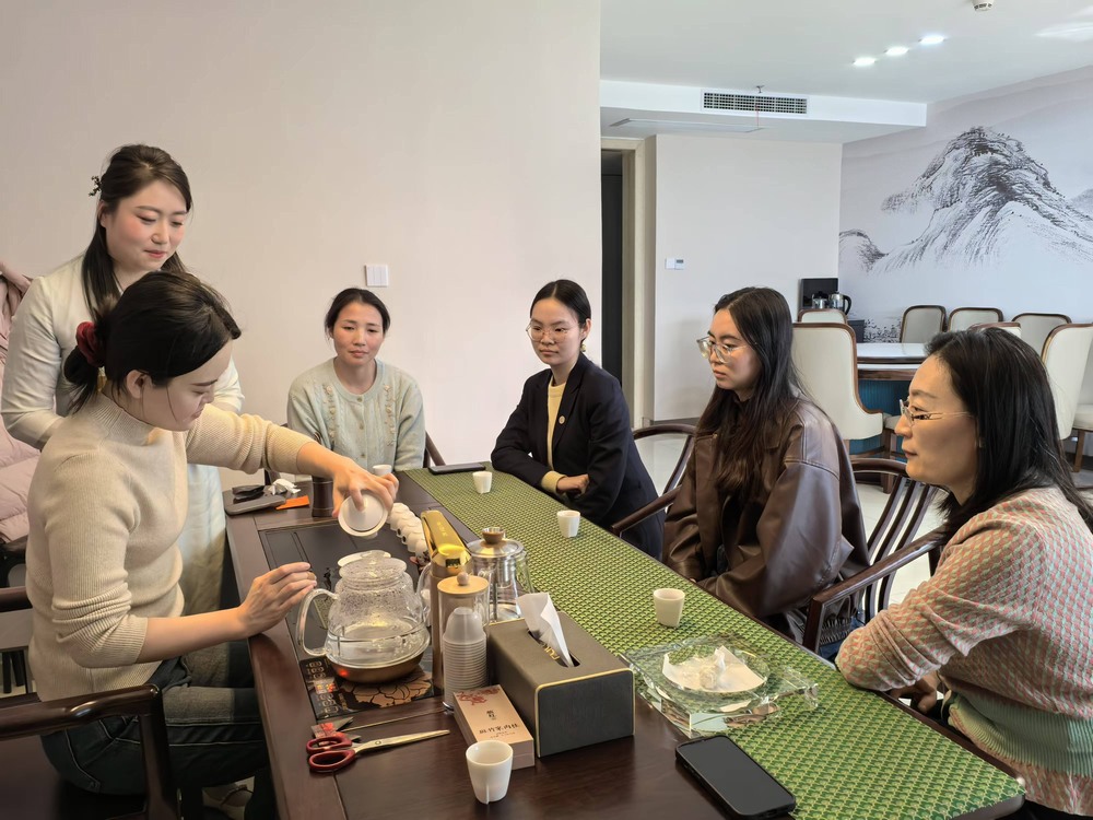 陕煤建设绿宇公司：以茶之名 开启职场玫瑰的馥郁时光