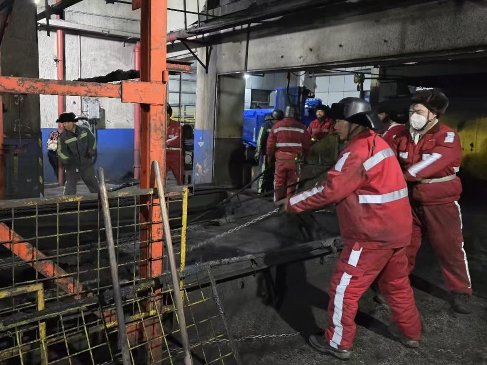 陕煤建设机电安装公司曹家滩项目部：提前8小时完成春节检修任务