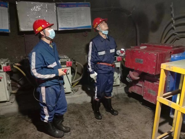 陕煤建设煤矿运营服务分公司：学实两会精神 促企稳健发展