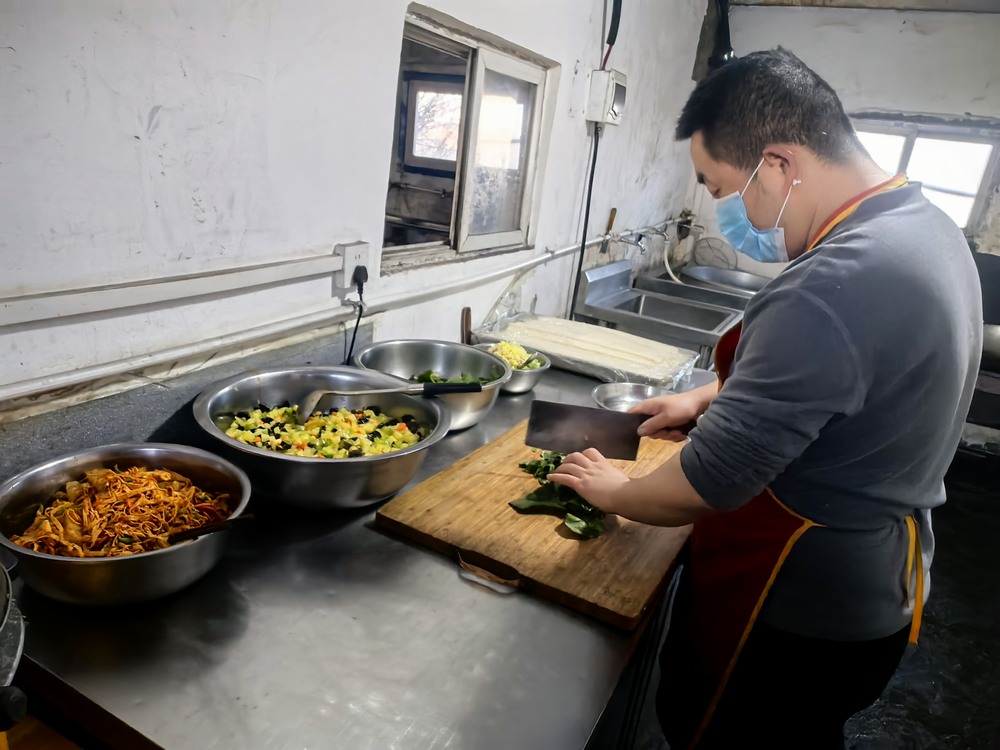 陕煤建设洗选煤运营公司第二项目部：“食、浴、居”三管齐下  提升员工幸福感