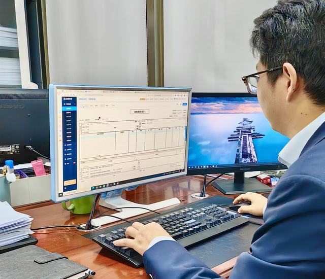 陕煤建设市场开发分公司率先启用扫码开票系统，开启智能开票服务新时代