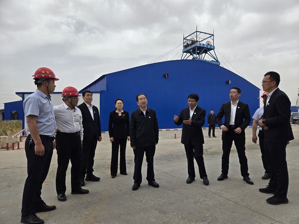 陕煤集团总经理赵福堂深入陕煤建设矿建二公司曹家滩副立井项目调研