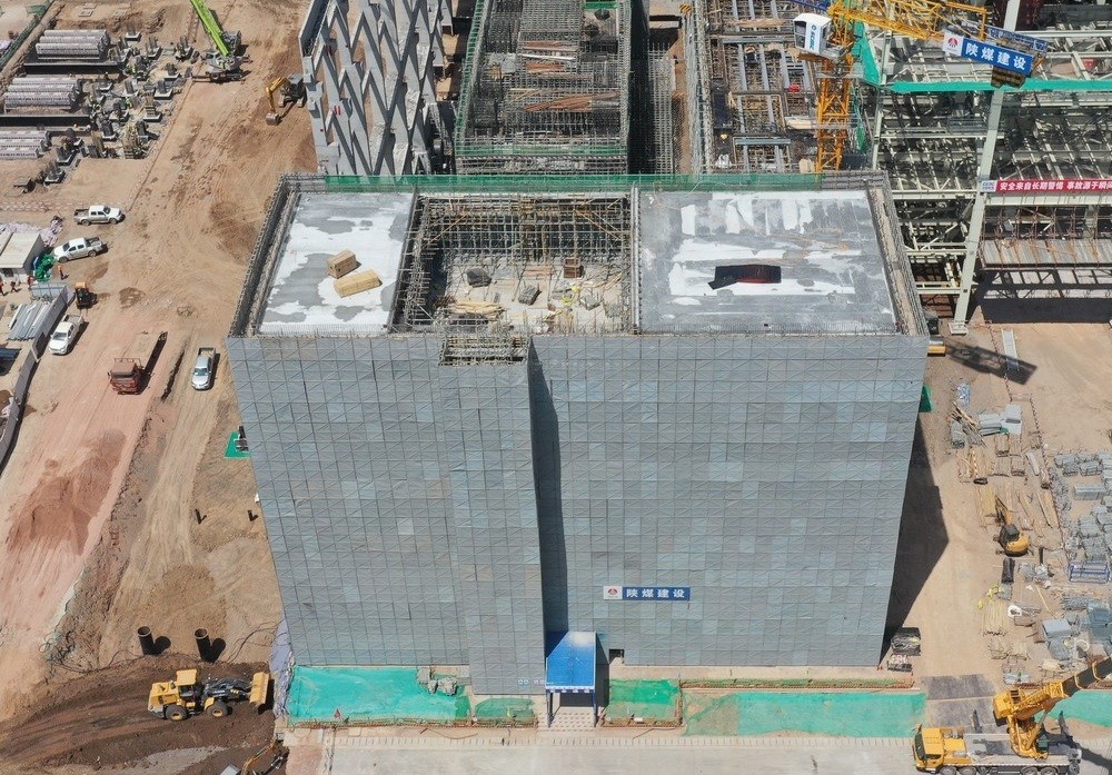 陕煤建设承建的黄陵矿业店头电厂二期扩建项目主厂房建筑工程集控楼顺利封顶