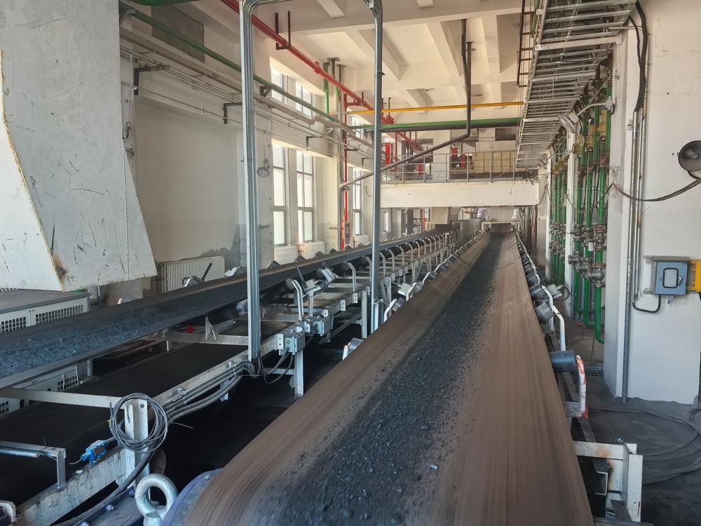 陕煤建设韩城分公司安装四项目部:王峰煤矿选煤厂带煤试生产成功,以攻坚之势铸就精品工程