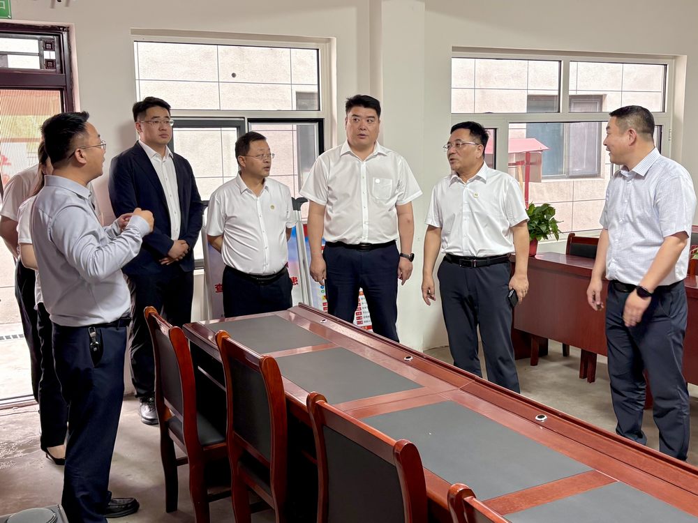 王明智深入曹家滩项目部调研指导