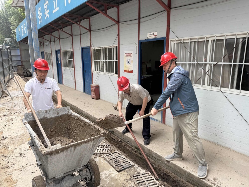 陕煤建设韩城分公司土建二项目部:党团携手,筑牢雨季安全防线