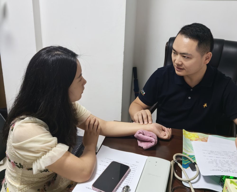 陕煤建设开展“中医理疗进企业”活动