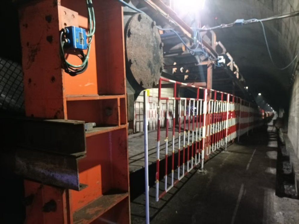 秋实映矿建!陕煤建设韩城分公司安装第四项目部 施工的大佛寺矿4煤西部胶带大巷二部带式输送机延伸设备安装工程圆满通过竣工预验收