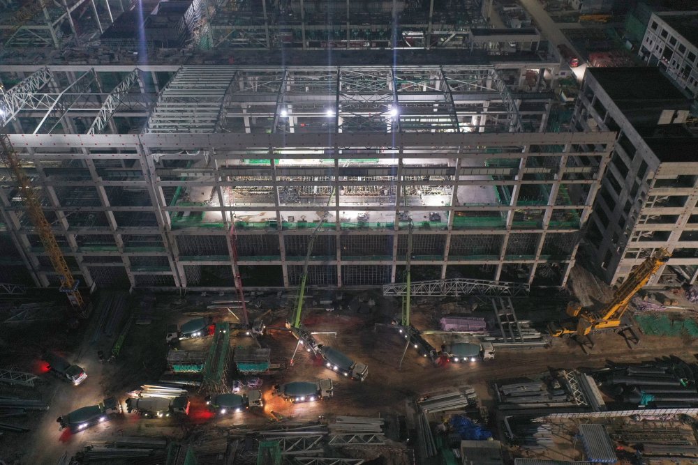 墨色吞夜空 黄陵电厂的灯火正不眠