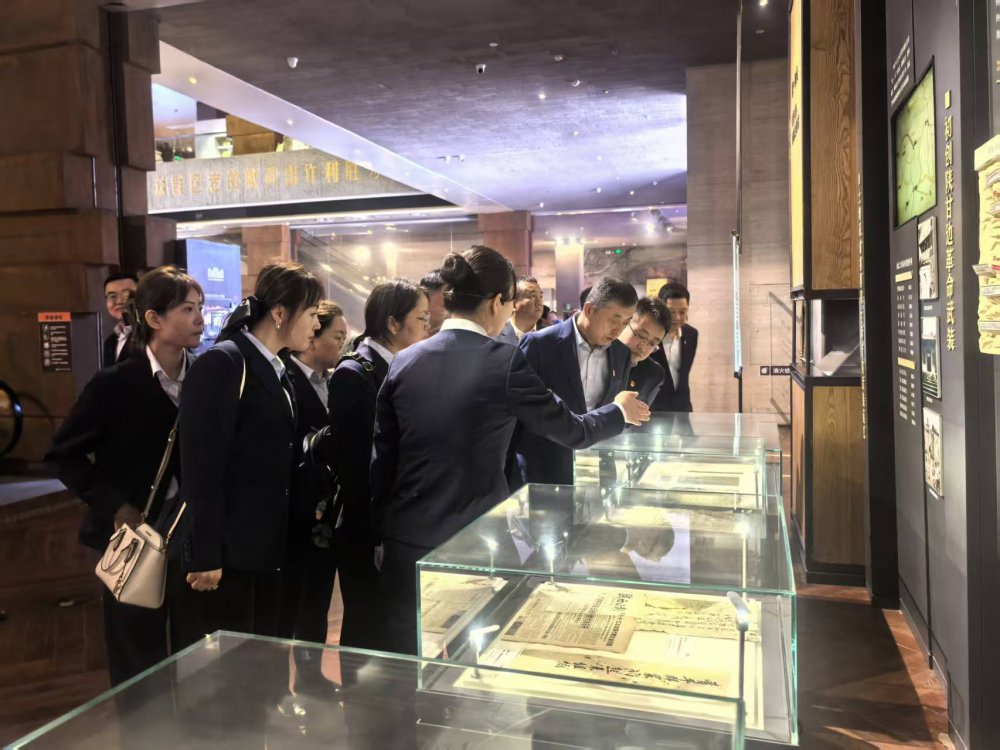 陕煤建设物资设备管理党支部开展“缅怀革命英烈，传承红色基因”主题党日活动