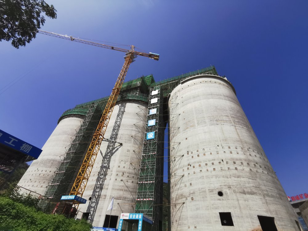 陕煤建设韩城分公司土建十一部：中秋月照施工路，国庆情燃建设魂