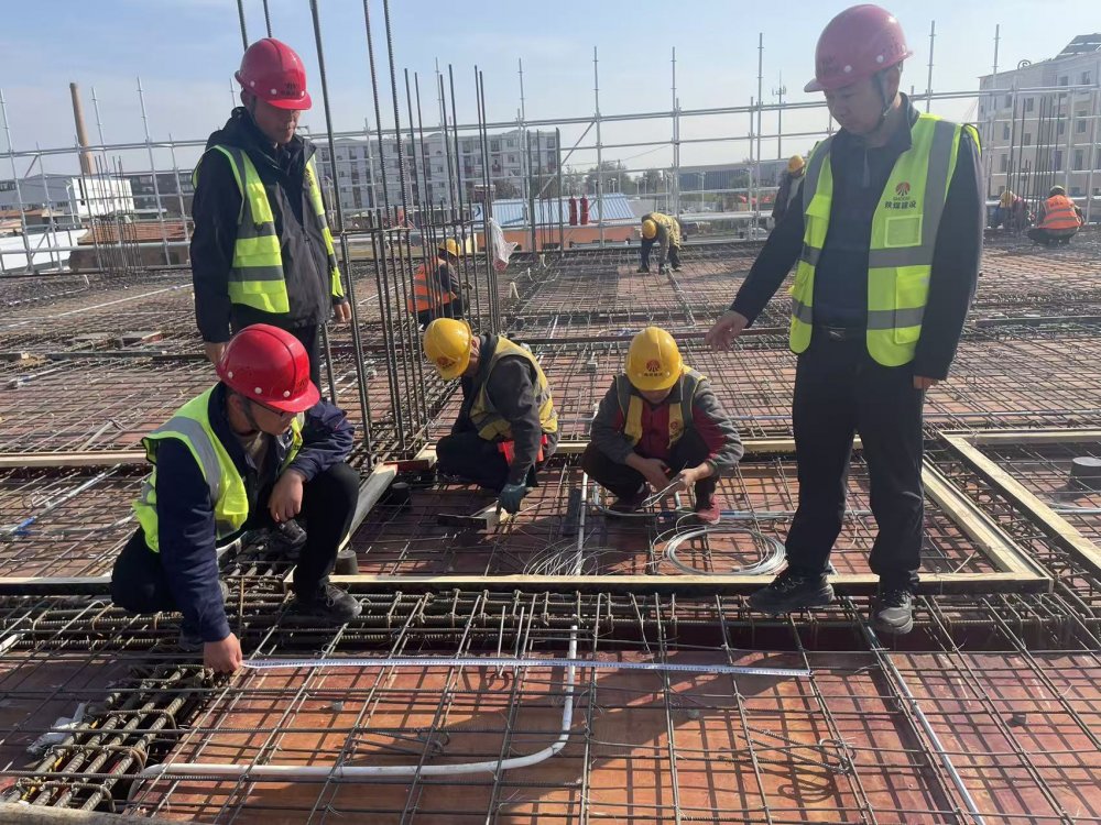 陕煤建设内蒙古分公司第一项目部:一团队攻坚双项目,全力冲刺四季度“全年红”