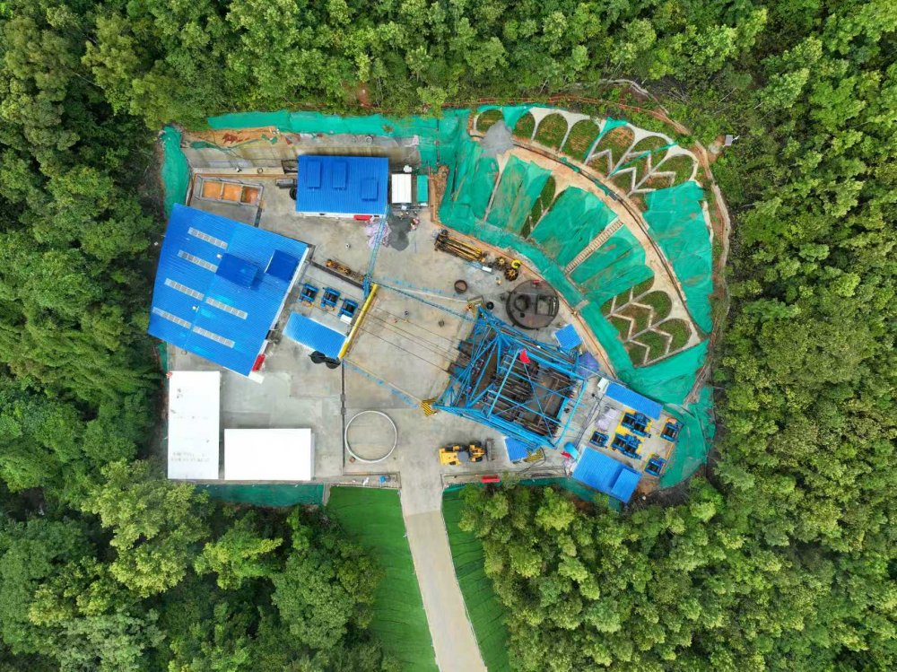 陕煤建设矿建三公司:抗台稳电勇攻坚 大干四季度启新程