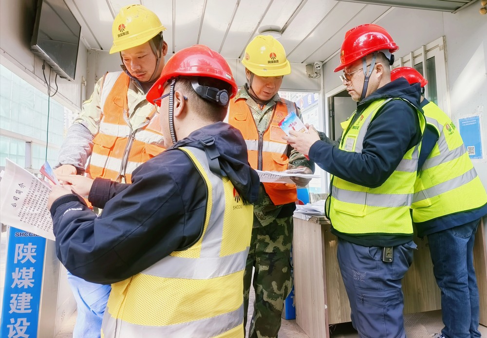 陕煤建设新龙城直属项目部：安全“不打烊”，消防“常在线”