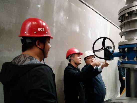 筑路架桥十余载，我们与改革共成长