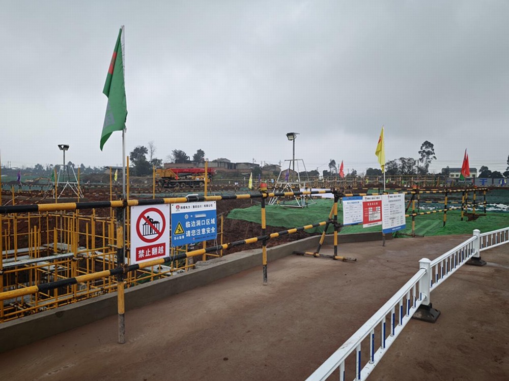 陕煤建设铜煤公司合川电厂项目部：标准化筑安全 一站式护薪资