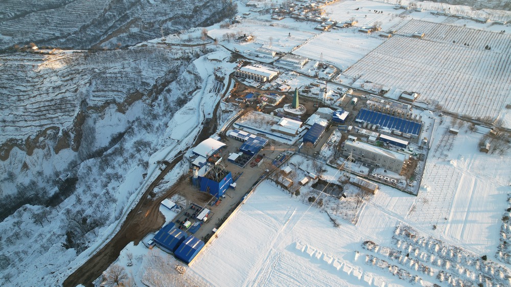 冬日常守 暖透矿建一线