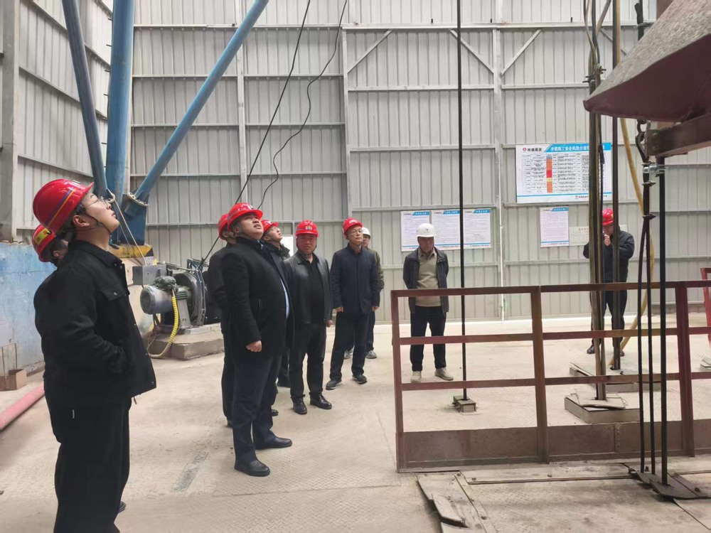韩城矿业有限公司总工程师张杰一行深入矿建二公司第二项目部检查指导项目复工复产工作