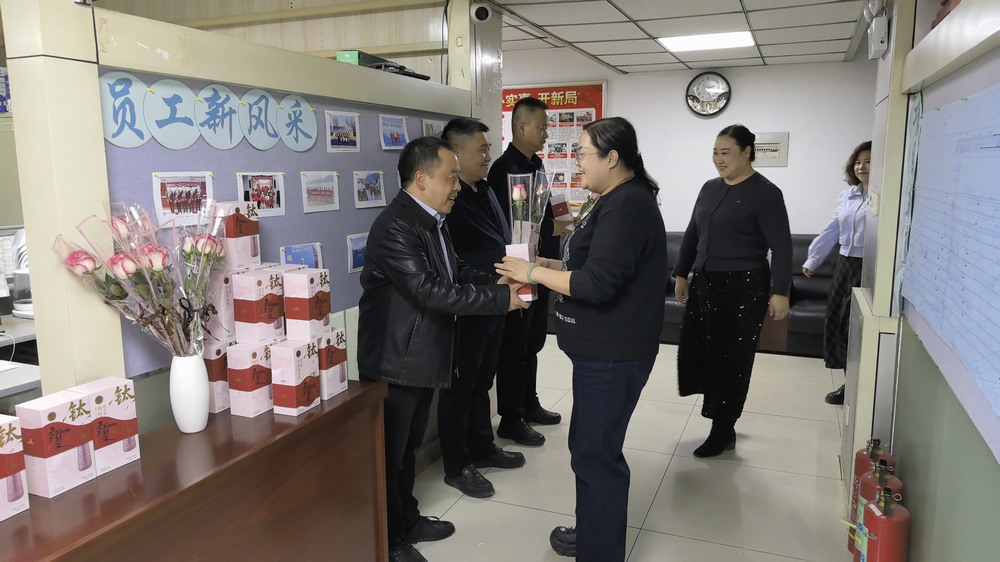 陕煤建设矿建二公司：情暖“三八”节  奋进绽芳华