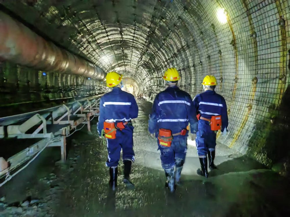 陕煤建设煤矿运营服务分公司：实干争春早 奋进开门红